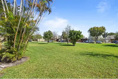 1111  Windward Dr, Pembroke Pines, FL 33026 - Photo 43