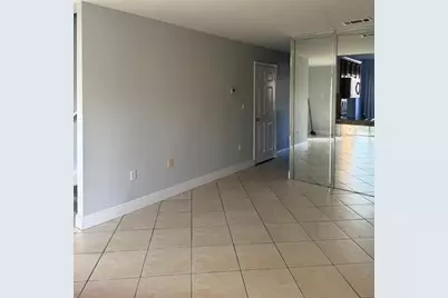 320 E Palm Cir E, Unit #320, Pembroke Pines, FL 33025 - Photo 3