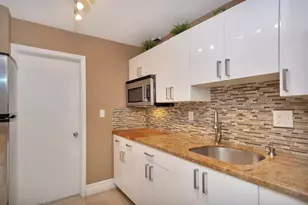 305 N Pompano Beach Blvd, Pompano Beach, FL 33062 - Photo 19