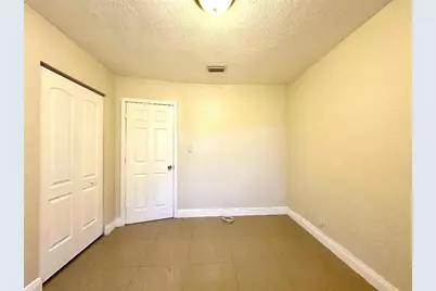 525 NW 15th Ter, Fort Lauderdale, FL 33311 - Photo 17