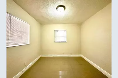 525 NW 15th Ter, Fort Lauderdale, FL 33311 - Photo 15