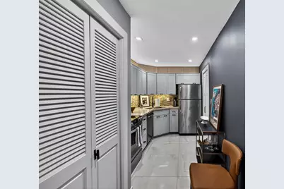 1930 NE 2nd Ave, Unit #L111, Wilton Manors, FL 33305 - Photo 19