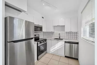 1821  Middle River Dr, Unit #11, Fort Lauderdale, FL 33305 - Photo 1