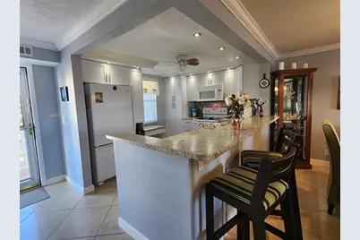 321 SE 3rd St, Unit #302, Dania Beach, FL 33004 - Photo 5