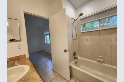 119  Hidden Court Rd, Hollywood, FL 33023 - Photo 17