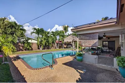 301 SE 8th Ct, Pompano Beach, FL 33060 - Photo 17