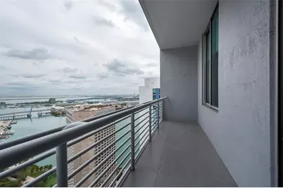 325 S Biscayne Blvd, Unit #Lph16, Miami, FL 33131 - Photo 1