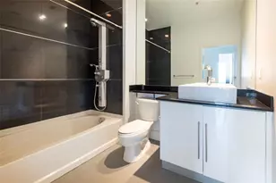 325 S Biscayne Blvd, Miami, FL 33131 - Photo 15