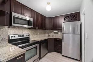 124 NE 19th Ct, Wilton Manors, FL 33305 - Photo 3