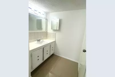 4848 NW 24th Ct, Unit #330, Lauderdale Lakes, FL 33313 - Photo 7