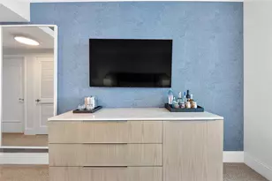 4401 Collins Ave, Miami Beach, FL 33140 - Photo 21