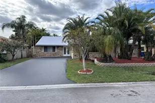 676 NW 107th Ln, Coral Springs, FL 33071 - Photo 1