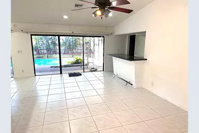 676 NW 107th Ln, Coral Springs, FL 33071 - Photo 7