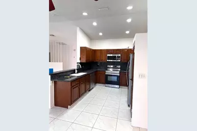 676 NW 107th Ln, Coral Springs, FL 33071 - Photo 27