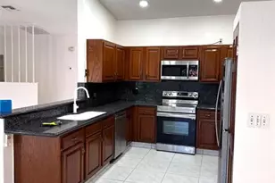 676 NW 107th Ln, Coral Springs, FL 33071 - Photo 27