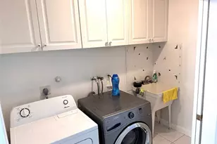 676 NW 107th Ln, Coral Springs, FL 33071 - Photo 23