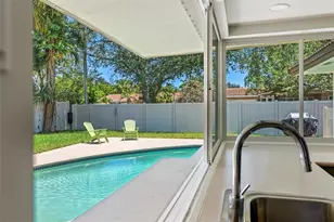 2181 NE 62nd St, Fort Lauderdale, FL 33308 - Photo 11