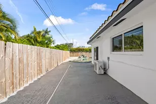 2185 Imperial Point Dr, Fort Lauderdale, FL 33308 - Photo 21