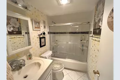 9501  Seagrape Dr, Unit #305, Davie, FL 33324 - Photo 9