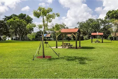 5544  Lakewood Cir, Unit #E, Pompano Beach, FL 33063 - Photo 13