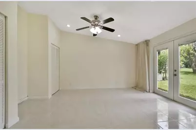 5544  Lakewood Cir, Unit #E, Pompano Beach, FL 33063 - Photo 9