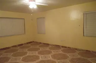 930 NE 160th St, North Miami Beach, FL 33162 - Photo 9