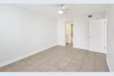 9430  Poinciana Pl, Unit #415, Davie, FL 33324 - Photo 19