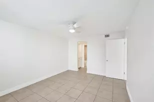 9430 Poinciana Pl, Davie, FL 33324 - Photo 19