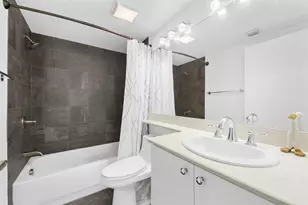 910 NE 16th Terrace, Fort Lauderdale, FL 33304 - Photo 13