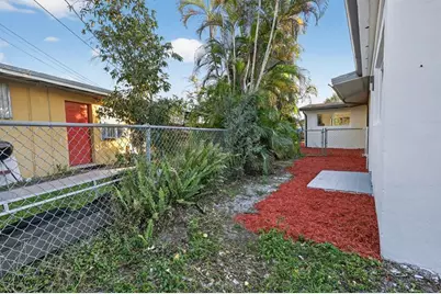 621  SE 1st St., Hialeah, FL 33010 - Photo 45