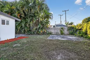 621 SE 1st St, Hialeah, FL 33010 - Photo 43