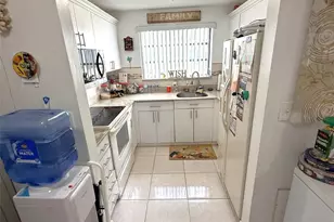 1101 Colony Point Cir, Pembroke Pines, FL 33026 - Photo 5