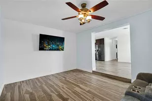 341 NW 37th St, Deerfield Beach, FL 33064 - Photo 5