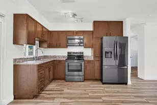 341 NW 37th St, Deerfield Beach, FL 33064 - Photo 13