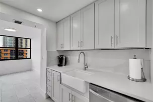 2301 S Ocean Dr, Hollywood, FL 33019 - Photo 7