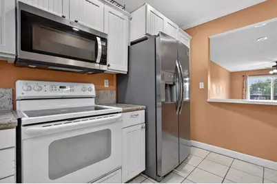 9410 N Hollybrook Lake Dr, Unit #303, Pembroke Pines, FL 33025 - Photo 9