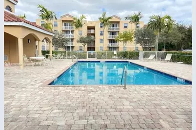 509 E Sheridan St, Unit #105, Dania Beach, FL 33004 - Photo 3