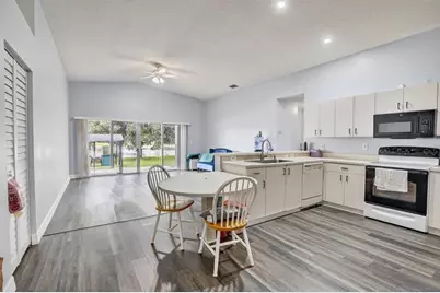 1601 SW 106th Ter, Davie, FL 33324 - Photo 9