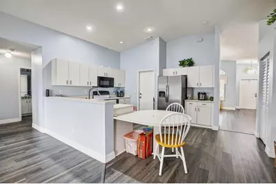 1601 SW 106th Ter, Davie, FL 33324 - Photo 11