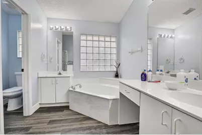 1601 SW 106th Ter, Davie, FL 33324 - Photo 19