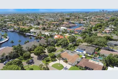 2250 NE 35th St, Lighthouse Point, FL 33064 - Photo 15