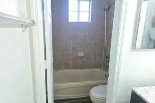 3684 NW 29th Ct, Lauderdale Lakes, FL 33311 - Photo 13