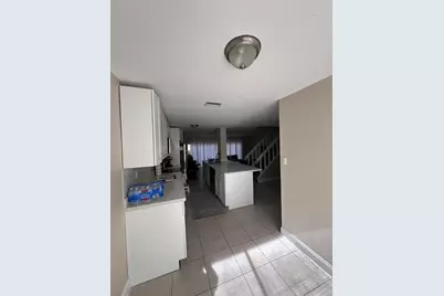 8251 NW 8th Place, Plantation, FL 33324 - Photo 11