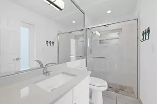 2920 Oak Tree Dr, Oakland Park, FL 33309 - Photo 11