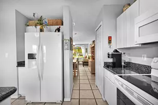 251 W Forest Oak Cir, Davie, FL 33325 - Photo 5