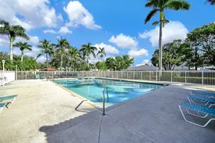 251 W Forest Oak Cir, Davie, FL 33325 - Photo 37