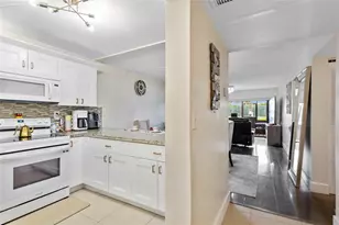 9300 SW 8th St, Boca Raton, FL 33428 - Photo 7