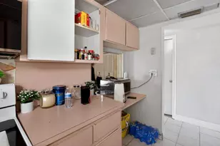 14220 NE 3rd Ct, Miami, FL 33161 - Photo 9