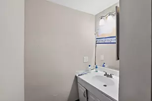 14220 NE 3rd Ct, Miami, FL 33161 - Photo 23