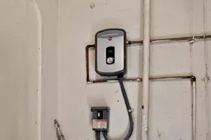 14220 NE 3rd Ct, Miami, FL 33161 - Photo 27